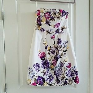 White House Black Market Strapless Dress